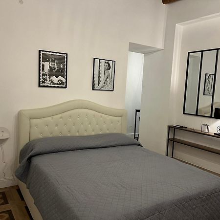 Hotel Urbana 33 Roma Esterno foto