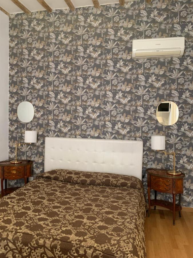 Hotel Urbana 33 Roma Esterno foto